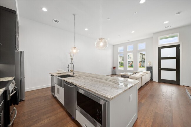 Foto del edificio - 2408 Gray St