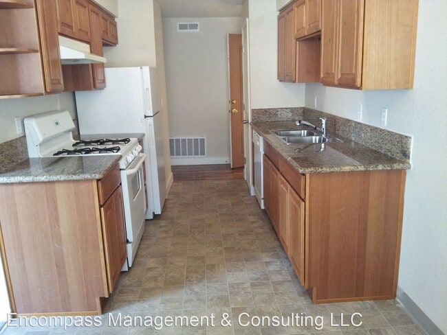 Building Photo - 2477 Wayside Terrace NE
