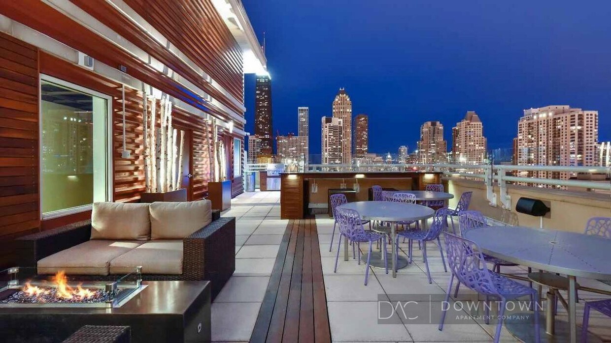 Foto principal - 861 N LaSalle Dr
