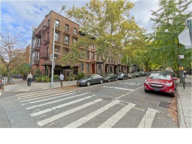 Building Photo - 607 Carlton Ave