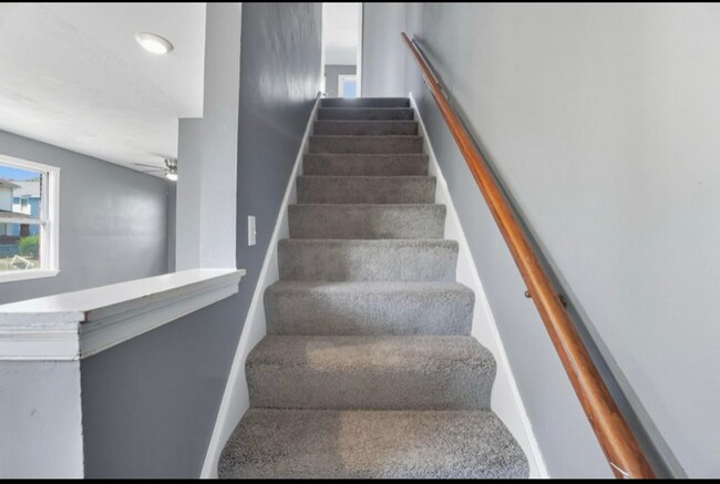 Foto del edificio - 1084 Peters Ave