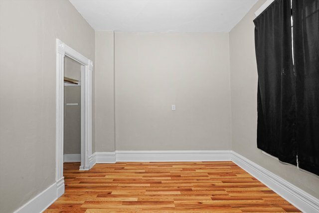 Foto del edificio - 2140 W Cermak Rd
