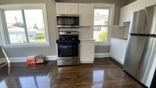 Building Photo - 2 bedroom in CHICAGO IL 60630