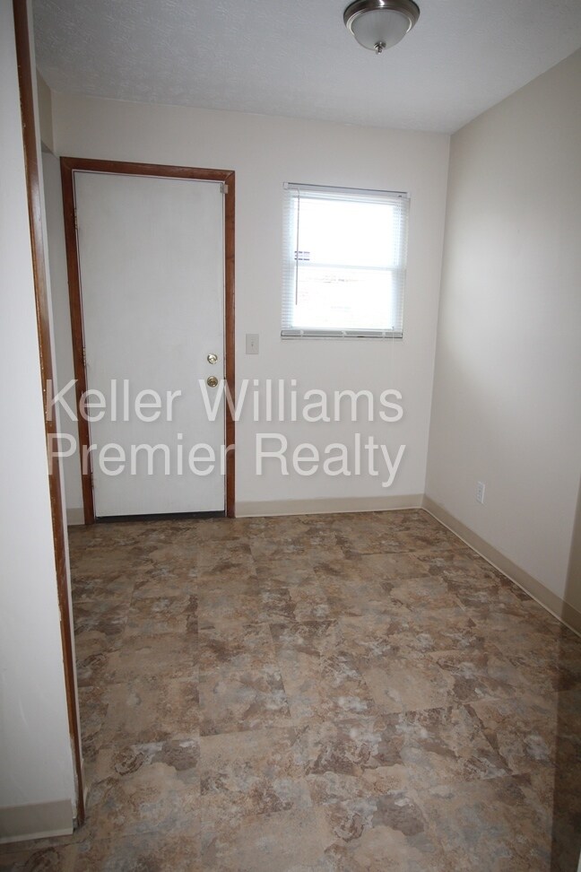 Foto del edificio - 2701 Brianlane Blvd