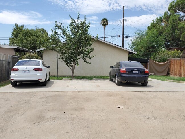 Plenty of Parking - 514 Bates Ave