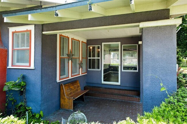 Foto del edificio - 2461 S Palmetto Ave
