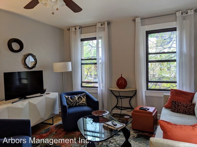 Foto del edificio - 372 S Highland Ave