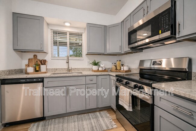 Foto del edificio - 8300 Robinson St