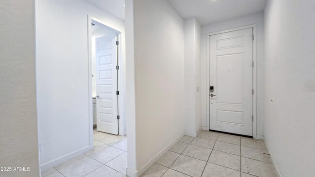 Foto del edificio - 2563 W Hidalgo Ave