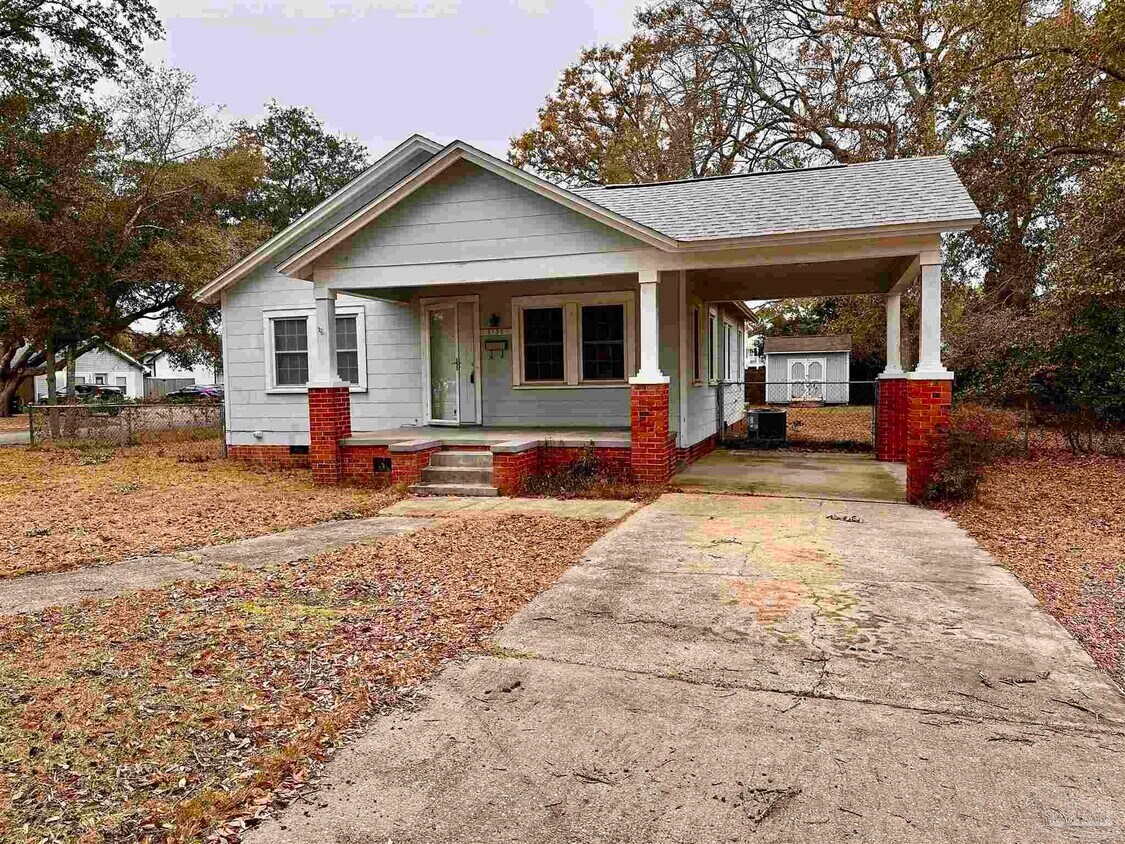 Primary Photo - 1100 E Bobe St
