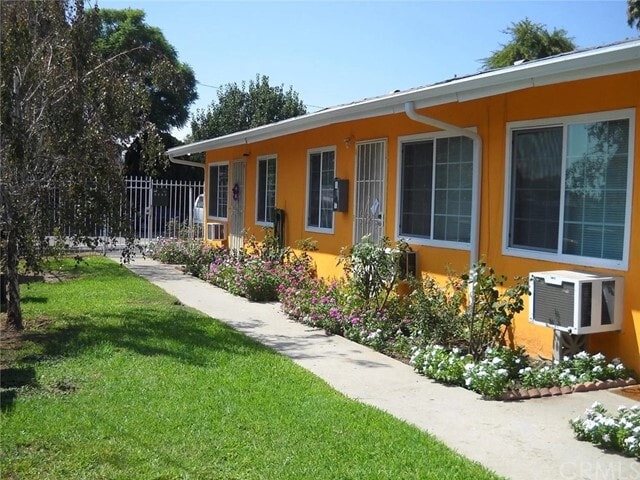 Primary Photo - 9501 Steele St