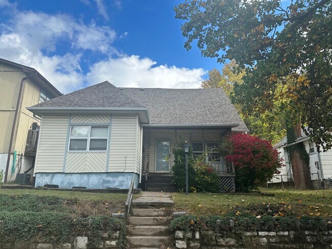 Building Photo - 731 N Liberty St