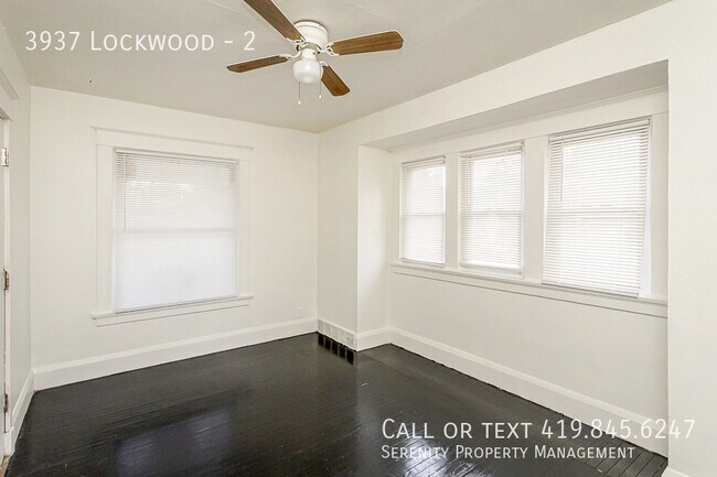 Foto del edificio - 3937 Lockwood-2