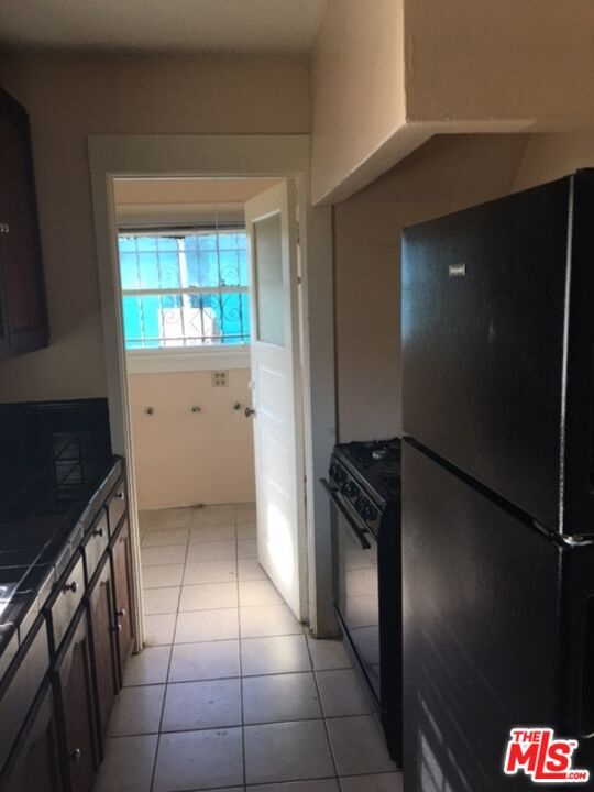 Building Photo - 4615 S Gramercy Pl
