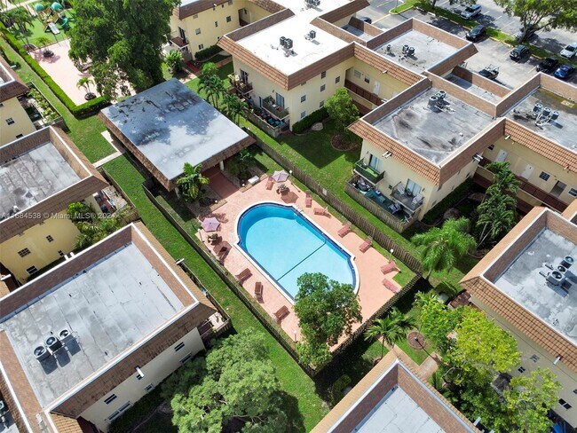 Building Photo - 8600 SW 109th Ave