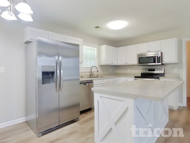 Building Photo - 1173 Woodwind Dr