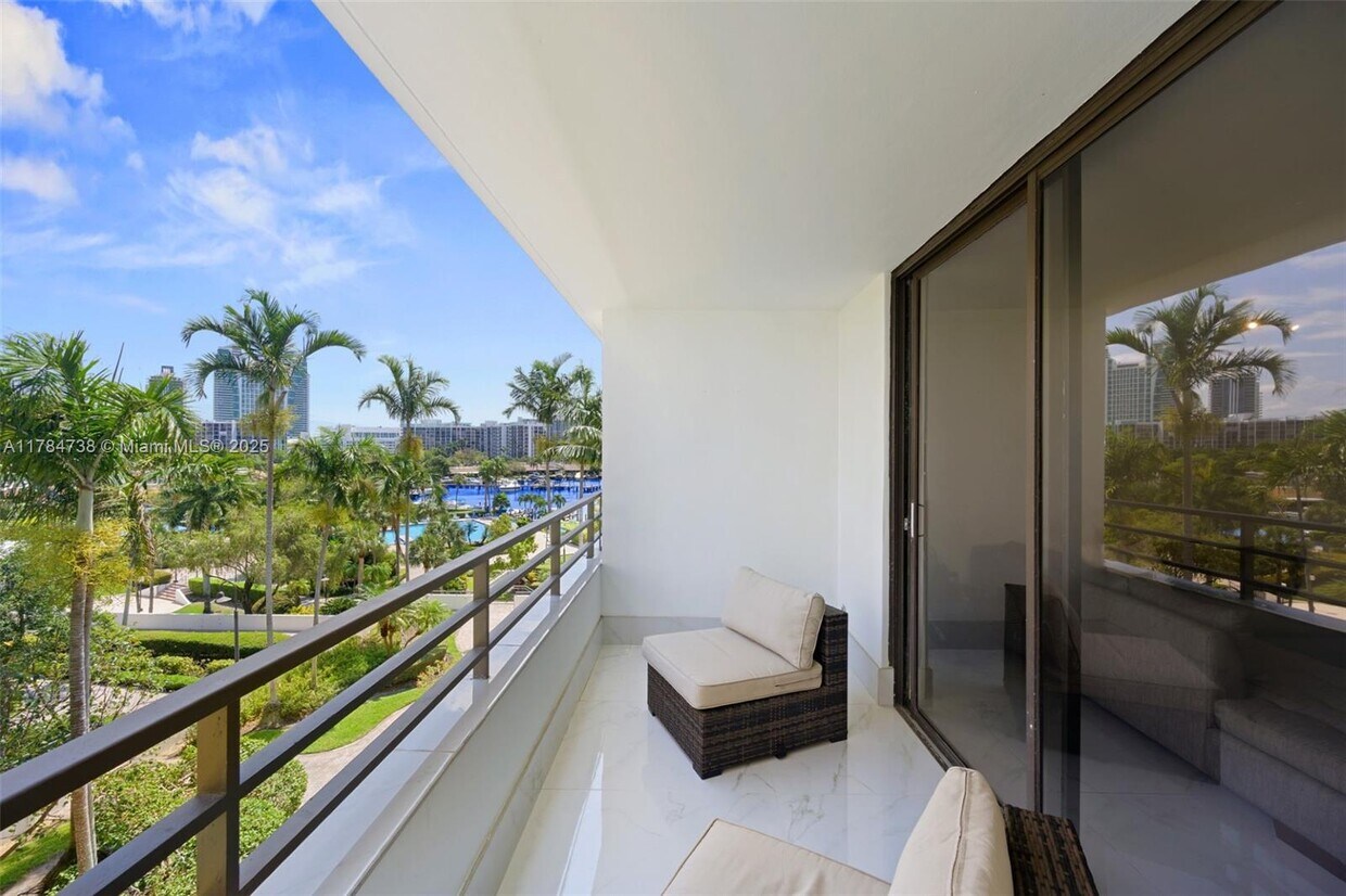 Foto principal - 500 Three Islands Blvd