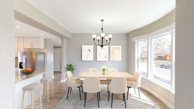 Building Photo - Beautifully renovated Sunnyside home with ...