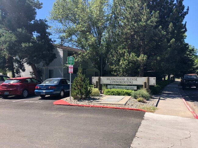 Foto del edificio - 1555 Delucchi Ln