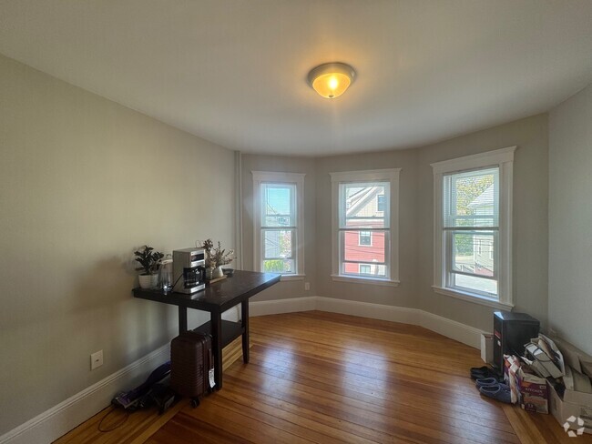 Building Photo - 11 Belmont Sq