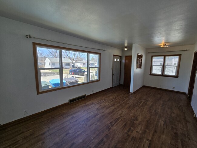 Building Photo - 412 Sherman Ave