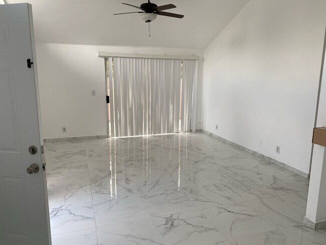 Foto del edificio - 1030 Kaweah St