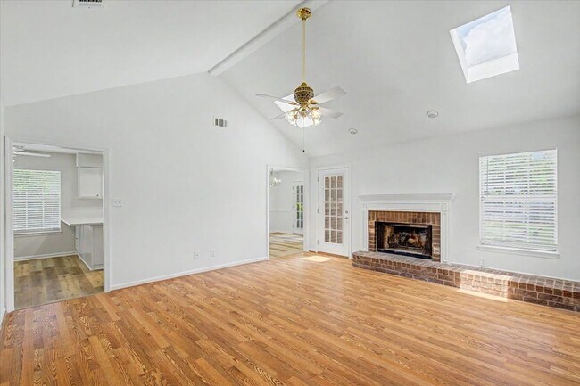 Foto del edificio - 4 Bed/2 Bath Updated Home in Richmond Heights