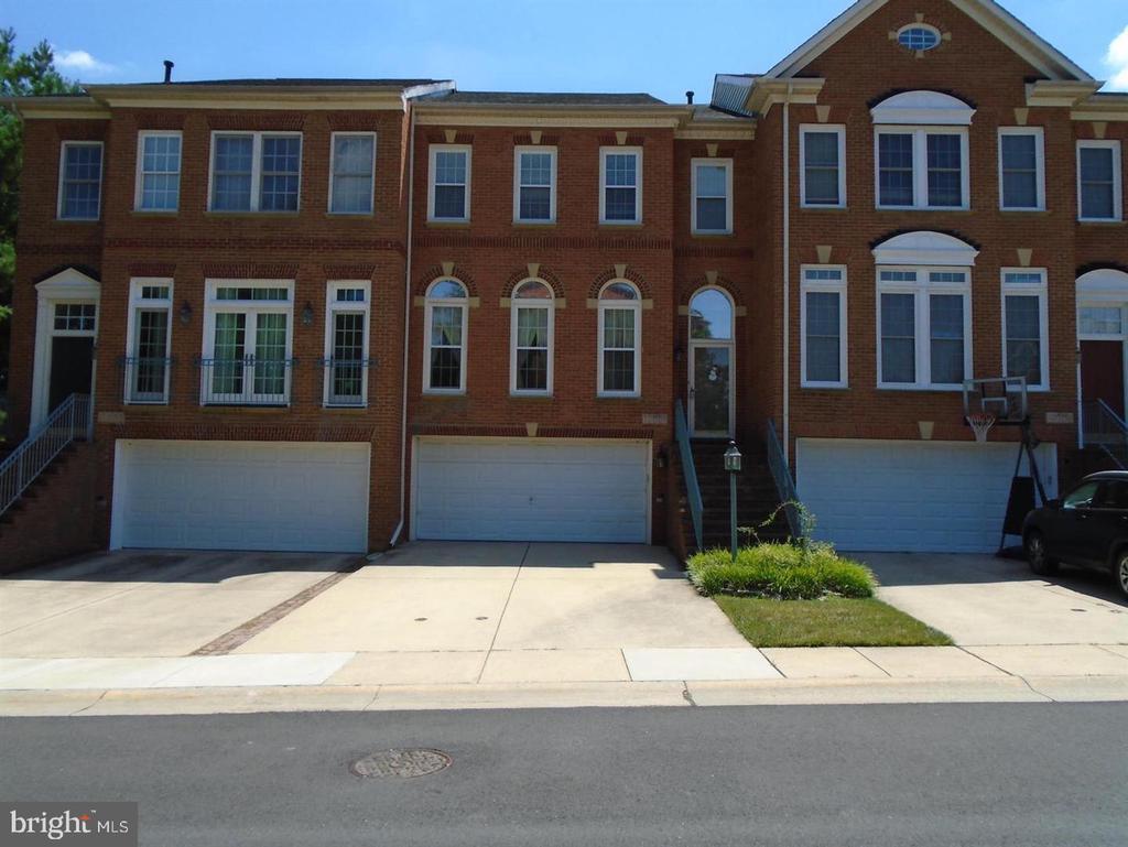 Primary Photo - 13561 Flowerfield Dr