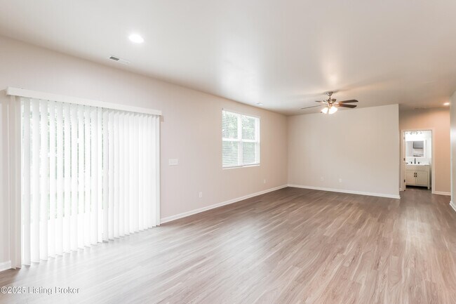 Foto del edificio - 143 Ardmore Crossing Dr