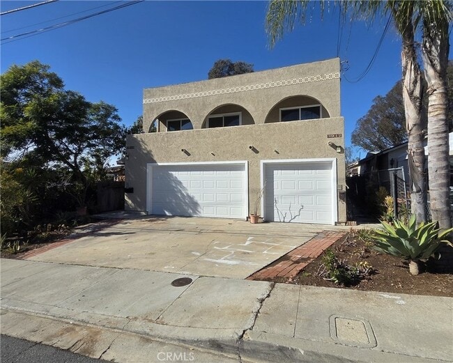 Building Photo - 3942 Manzanita Dr
