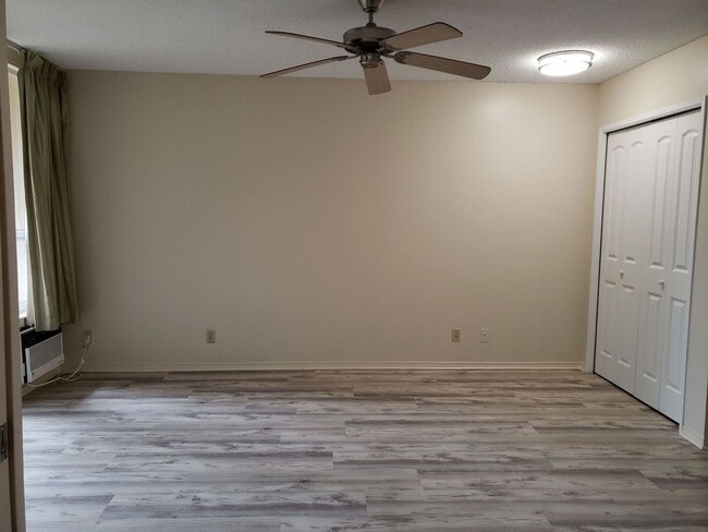 Building Photo - Maui Banyan - 1 bd 1 bath unfurnished unit. Available 12/1/2025