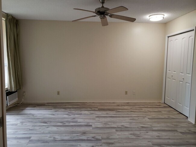 Foto del edificio - Maui Banyan - 1 bd 2 bath unfurnished unit. FIRST MONTH FREE WITH QUALIFIED APPLICANT