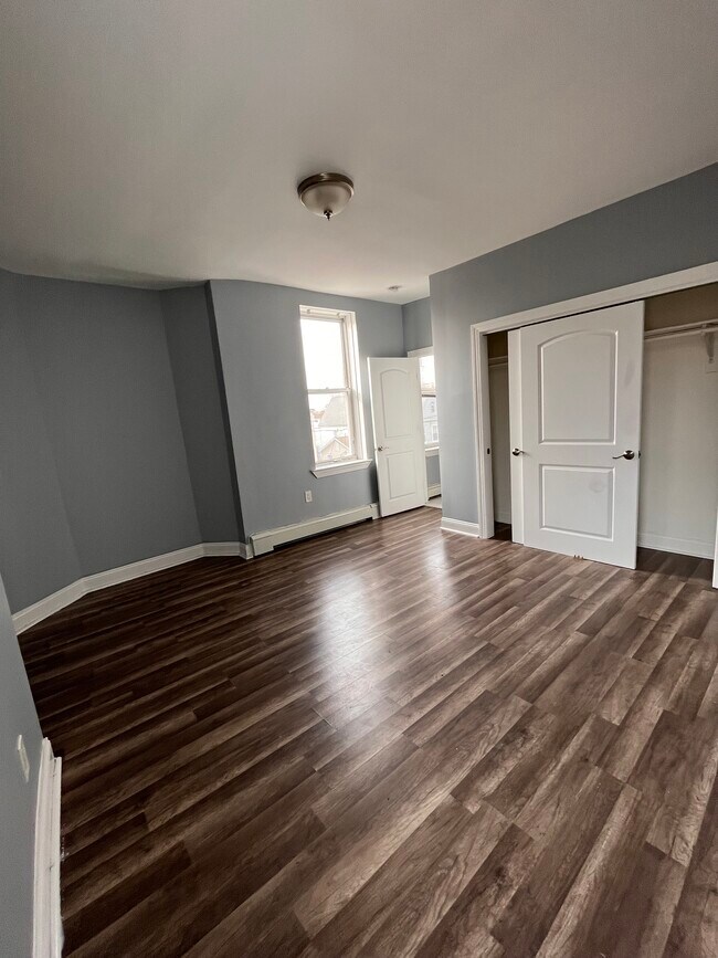 589 Kennedy Blvd Unit 3D - 591 Kennedy Blvd