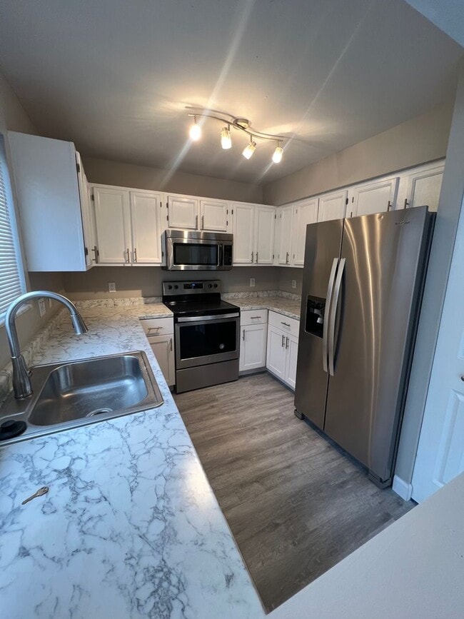 Building Photo - 716 Liberty Village Dr