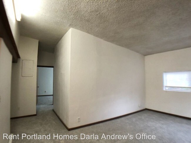 Building Photo - 2746 SE 84th Ave