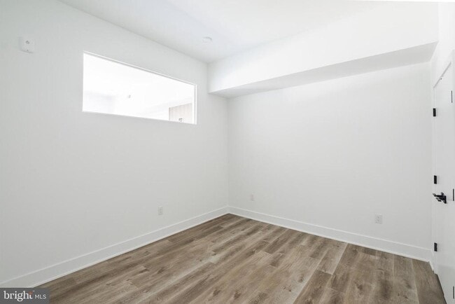 Building Photo - 1420 Point Breeze Ave