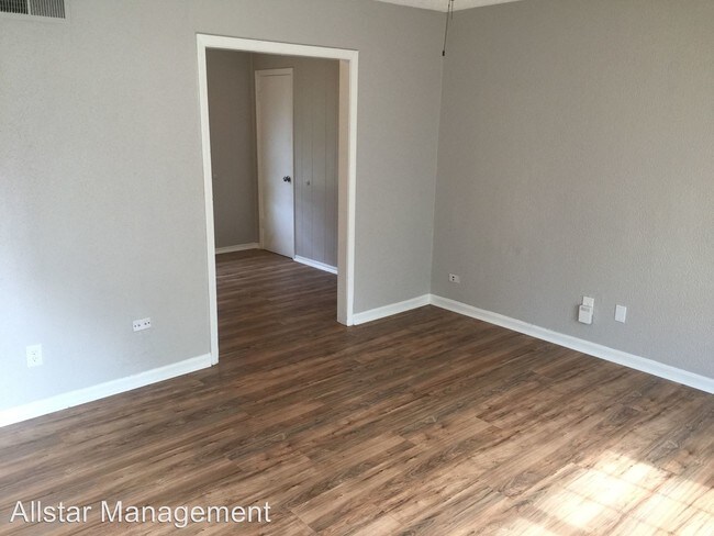 Building Photo - 3 br, 1 bath House - 6425 Greenbrook Cove