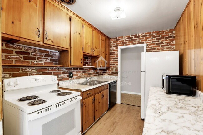 Foto del edificio - 1622 Arbor Park Dr