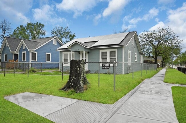Building Photo - 4719 Averill St