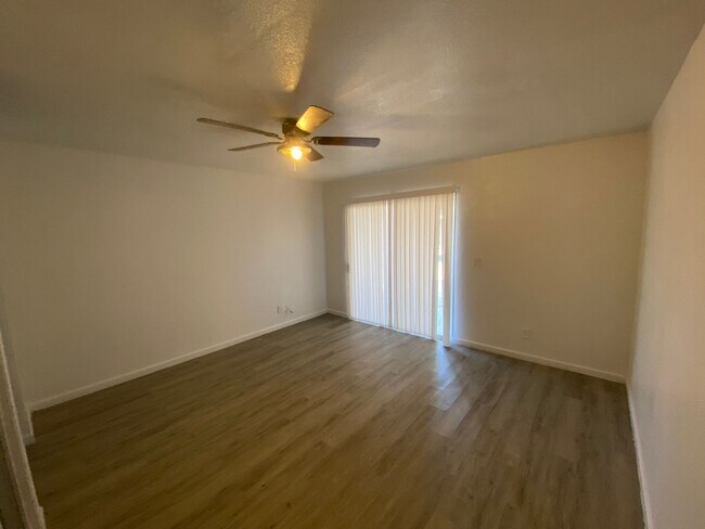 Foto del edificio - Charming 2 Bedroom, 1 Bathroom with private carport