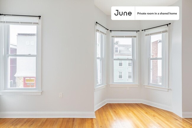 Building Photo - Room in Shared 3 bed/2 bath home