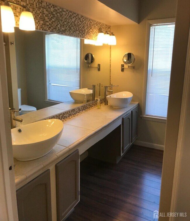 Foto del edificio - 202 Salem Ct