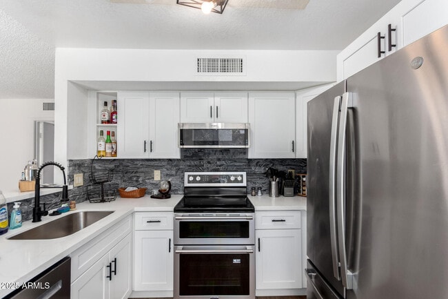 Building Photo - 3829 W Camino Del Rio