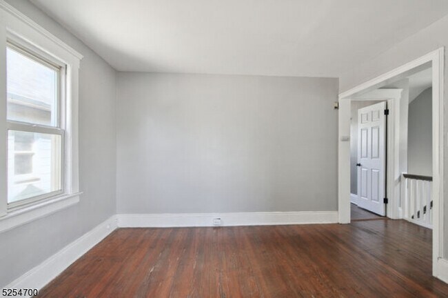 Building Photo - 1202 Warren St