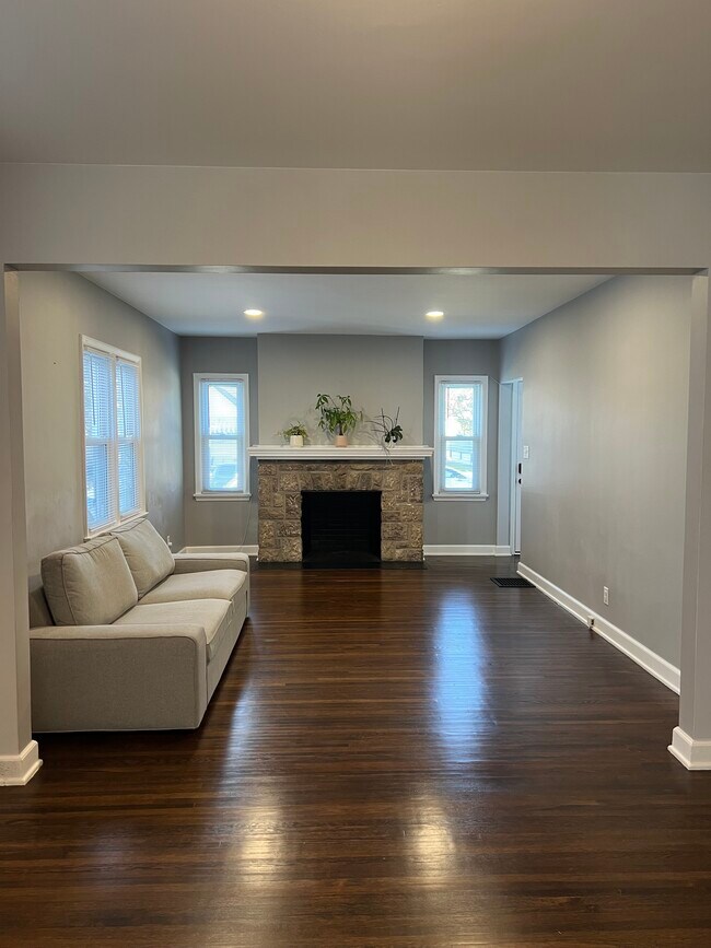 Foto del edificio - 1430 S Champion Ave