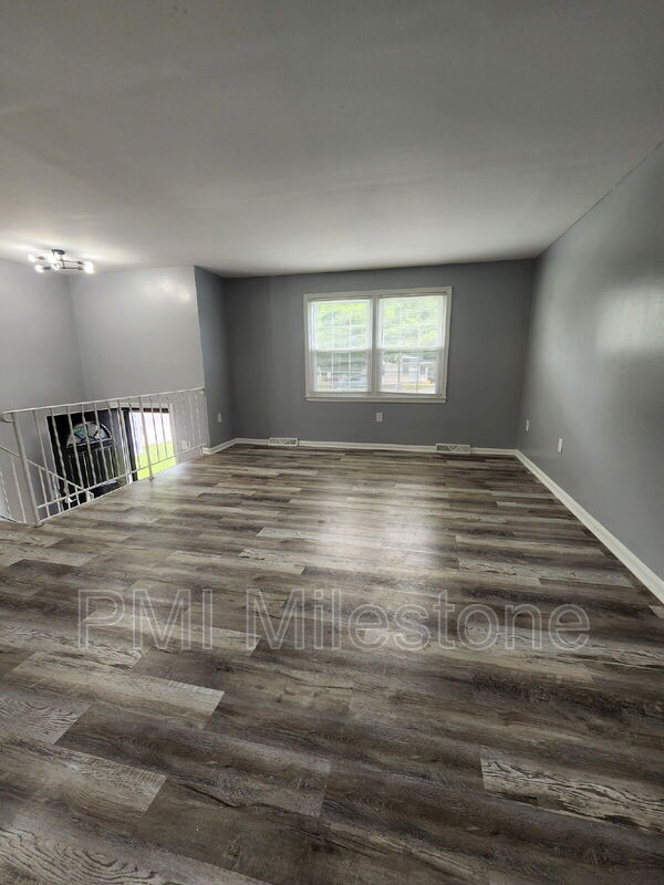 Building Photo - 3333 Swann Rd