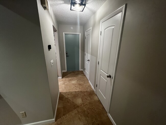 Building Photo - 3390 Ramblewood Ct