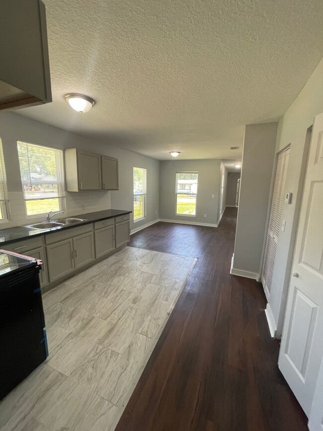 Photo - ** Move in Ready** 3/2 Single Family Home in College Park