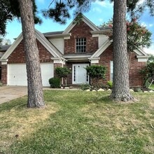 Building Photo - 18143 Holly Forest Dr