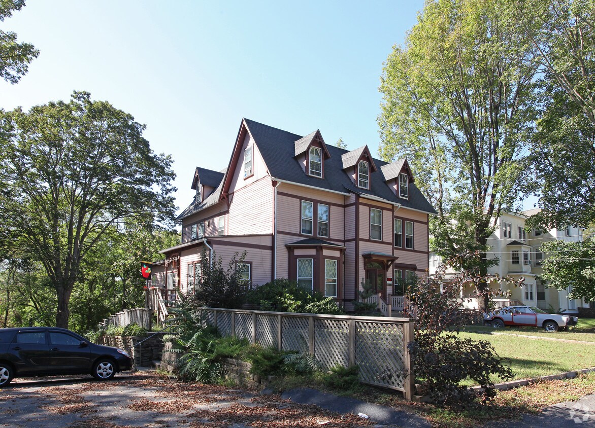 Building Photo - 124 Washington St